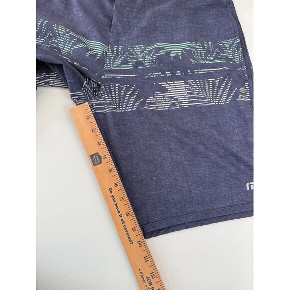 Travis Mathew Men's Parked The Shark Swim Trunk Boardshorts Pockets Size 36 - Picture 10 of 14